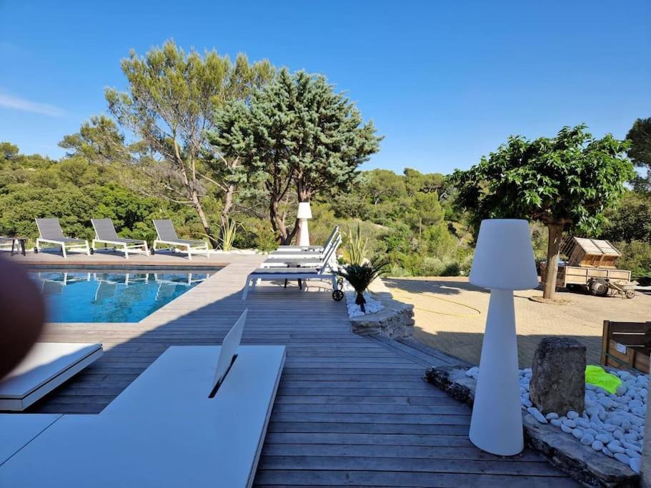 Magnifique Villa De Luxe Au Coeur De La Garrigue Nimes Exterior foto
